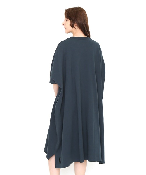 Design Tshirts Store graniph(デザイン ティーシャツ ストア グラニフ)の「モコモコビューティフルシャドー|ビッグシルエットスウェットワンピース(ワンピース・レディース・ブルーグリーン・FREE)」の6枚目の写真
