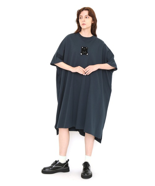 Design Tshirts Store graniph(デザイン ティーシャツ ストア グラニフ)の「モコモコビューティフルシャドー|ビッグシルエットスウェットワンピース(ワンピース・レディース・ブルーグリーン・FREE)」の7枚目の写真