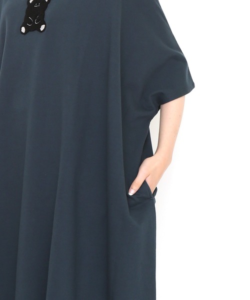 Design Tshirts Store graniph(デザイン ティーシャツ ストア グラニフ)の「モコモコビューティフルシャドー|ビッグシルエットスウェットワンピース(ワンピース・レディース・ブルーグリーン・FREE)」の8枚目の写真