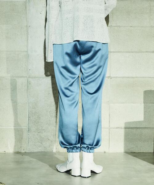 alcali(アルカリ)の「サテンジョガーパンツ(その他パンツ・レディース・ブラウン/ブルー/ベージュ・FREE)」の5枚目の写真