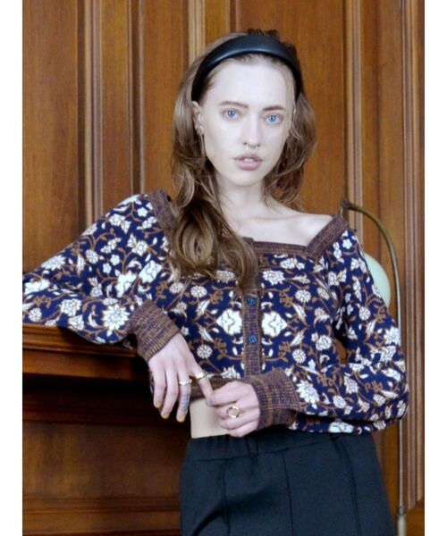 EVRIS（エヴリス）の「フロントボタンジャガードニットトップス（ニット/セーター・レディース・ネイビー/グリーン・FREE）」の2枚目の写真