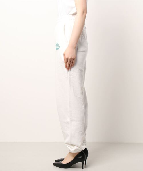 SPINNS（スピンズ）の「HEUREUXロゴ 裏毛スウェットパンツ（スウェットパンツ・レディース・オフホワイト/ネイビー/オートミール/ダークグリーン/ブラック/スミクロ・ONESIZE）」の7枚目の写真