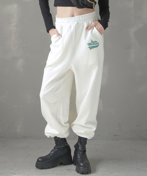 SPINNS（スピンズ）の「HEUREUXロゴ 裏毛スウェットパンツ（スウェットパンツ・レディース・オフホワイト/ネイビー/オートミール/ダークグリーン/ブラック/スミクロ・ONESIZE）」の2枚目の写真