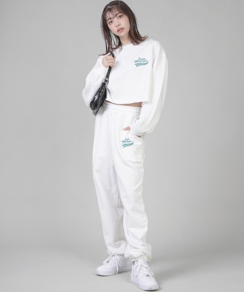 SPINNS（スピンズ）の「HEUREUXロゴ 裏毛スウェットパンツ（スウェットパンツ・レディース・オフホワイト/ネイビー/オートミール/ダークグリーン/ブラック/スミクロ・ONESIZE）」の11枚目の写真