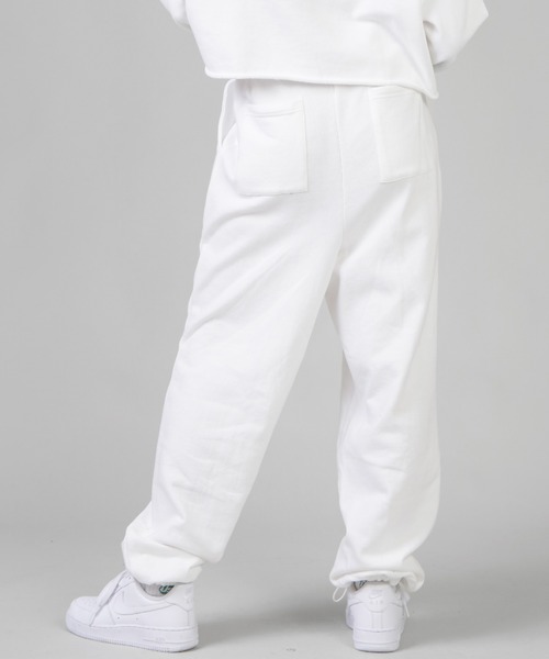 SPINNS（スピンズ）の「HEUREUXロゴ 裏毛スウェットパンツ（スウェットパンツ・レディース・オフホワイト/ネイビー/オートミール/ダークグリーン/ブラック/スミクロ・ONESIZE）」の10枚目の写真