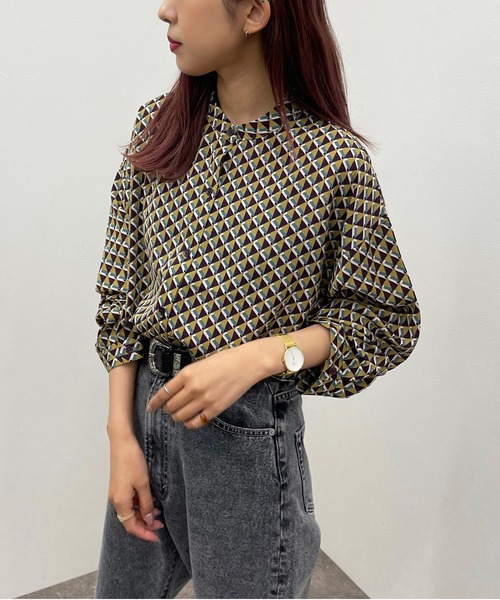 apres jour mignon(アプレジュールミニョン)の「アソート柄バンドカラーシャツ 【ZOZOTOWN限定アイテム】(シャツ/ブラウス・レディース・パープル系その他/ブラック系その他・フリー/X-LARGE)」の2枚目の写真