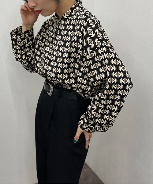 apres jour mignon(アプレジュールミニョン)の「アソート柄バンドカラーシャツ 【ZOZOTOWN限定アイテム】(シャツ/ブラウス・レディース・パープル系その他/ブラック系その他・フリー/X-LARGE)」の4枚目の写真