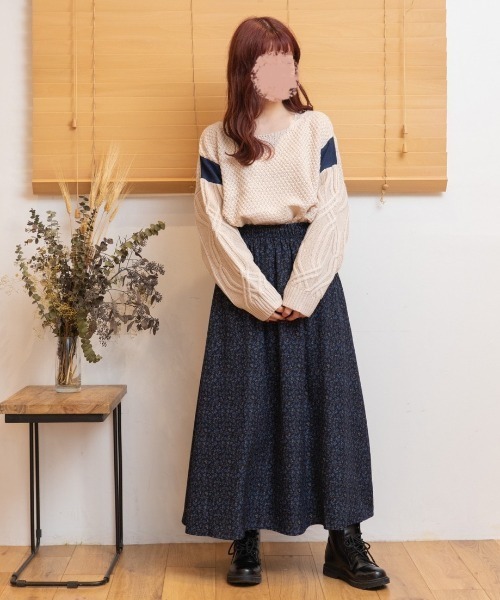 Mysa&Liina(ミーサリーナ)の「ゆるだぼデニム×ニットトップス(ニット/セーター・レディース・ブラック/カーキ/アイボリー・M)」の12枚目の写真