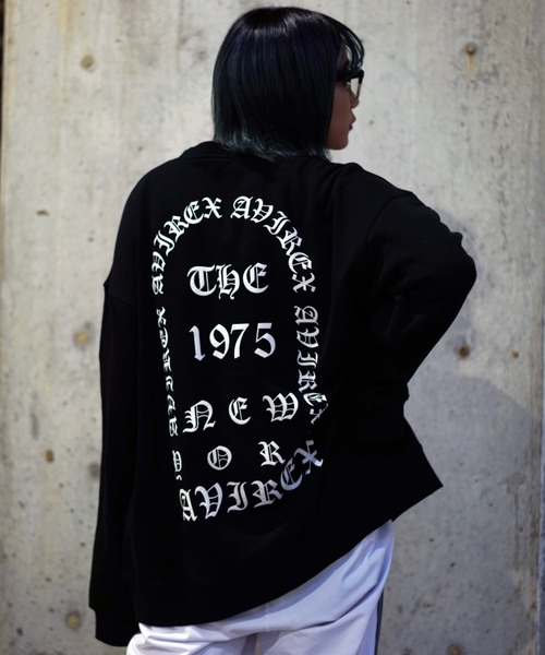 AVIREX(アヴィレックス)の「【直営店限定】CREW NECK SWEAT AVX Ⅱ/ クルーネックスウェットAVXⅡ(スウェット・レディース・ホワイト/ブラック・MEDIUM/LARGE)」の2枚目の写真