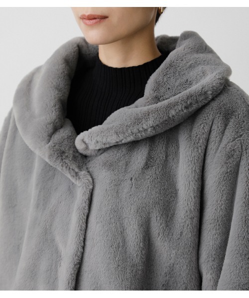 AZUL by moussy（アズールバイマウジー）の「FLUFFY SHAWL COLLAR COAT/フラッフィーショールカラーコート（その他アウター・レディース・ベージュ/グレー・MEDIUM/SMALL）」の18枚目の写真