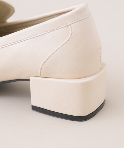 NEUNA（ヌナ）の「ヴィーガンレザースクエアステッチローファー（ローファー・レディース・ホワイト/ブラック・SMALL/MEDIUM/LARGE）」の22枚目の写真