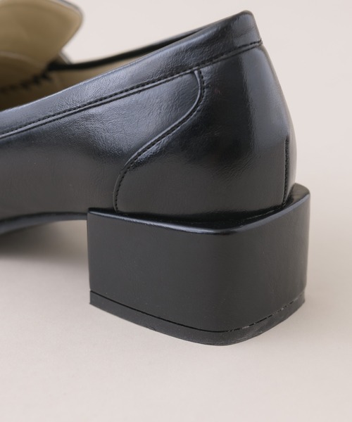 NEUNA（ヌナ）の「ヴィーガンレザースクエアステッチローファー（ローファー・レディース・ホワイト/ブラック・SMALL/MEDIUM/LARGE）」の18枚目の写真