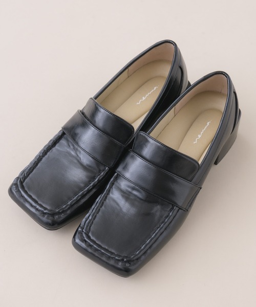 NEUNA（ヌナ）の「ヴィーガンレザースクエアステッチローファー（ローファー・レディース・ホワイト/ブラック・SMALL/MEDIUM/LARGE）」の15枚目の写真