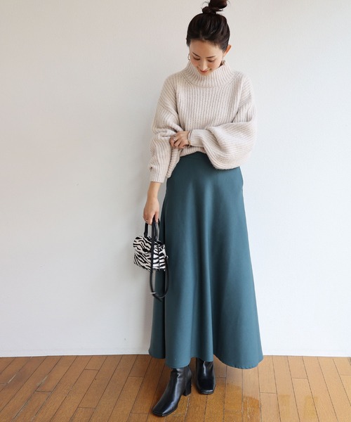andme(アンドミー)の「起毛ロングフレアマーメイドスカート(スカート・レディース・チャコールグレー/ブラック/ダークブラウン/オフホワイト/ブルーグリーン/ブラウン/ラベンダー・M/L)」の10枚目の写真