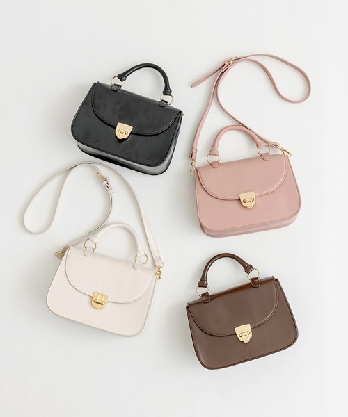 OLIVE des OLIVE(オリーブデオリーブ)の「レトロサドルショルダー(ショルダーバッグ・レディース・ダークブラウン/ベージュ/オフホワイト/ブラック・FREE)」の5枚目の写真