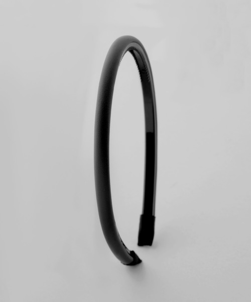 ANEMONE（アネモネ）の「レザー調スリムカチューシャ（カチューシャ・レディース・ブラック/ブラウン/アイボリー・FREE）」の8枚目の写真