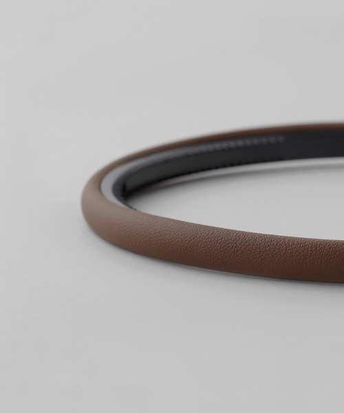 ANEMONE（アネモネ）の「レザー調スリムカチューシャ（カチューシャ・レディース・ブラック/ブラウン/アイボリー・FREE）」の7枚目の写真