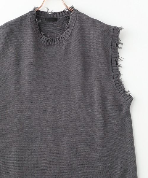 ADPOSION(アドポーション)の「ビッグシルエット ダメージニットベスト(ベスト・メンズ・アイボリー/チャコールグレー/グリーン/サックスブルー・MEDIUM/LARGE/X-LARGE)」の3枚目の写真