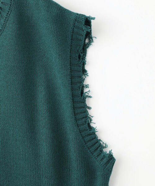 ADPOSION(アドポーション)の「ビッグシルエット ダメージニットベスト(ベスト・メンズ・アイボリー/チャコールグレー/グリーン/サックスブルー・MEDIUM/LARGE/X-LARGE)」の8枚目の写真