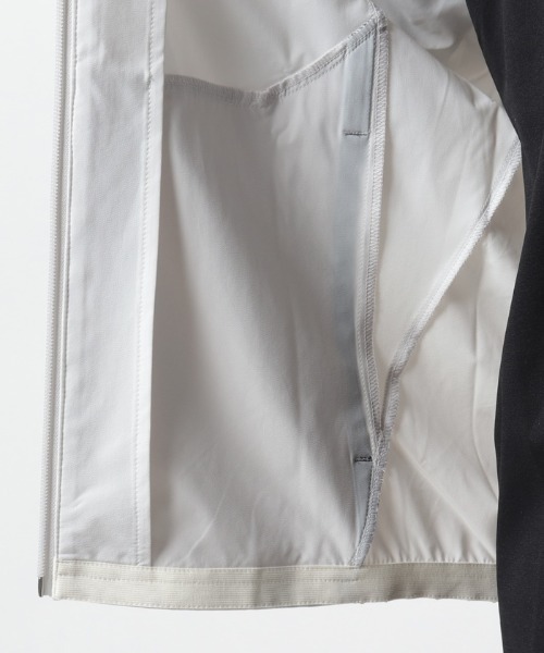 DESCENTE(デサント)の「【デサントアスレチック】アクティブストレッチフーデッドジャケット / ACTIVE STRETCH HOODED JACKET ランニング トレーニング(マウンテンパーカー・メンズ・ブラウン/グレー/ブラック・SMALL/MEDIUM/X-LARGE/LARGE)」の14枚目の写真