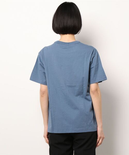 Champion（チャンピオン）の「【Champion】カレッジロゴＴシャツ（Tシャツ/カットソー・レディース・ブルー/ダークグレー/キャメル/キナリ・M/L）」の5枚目の写真