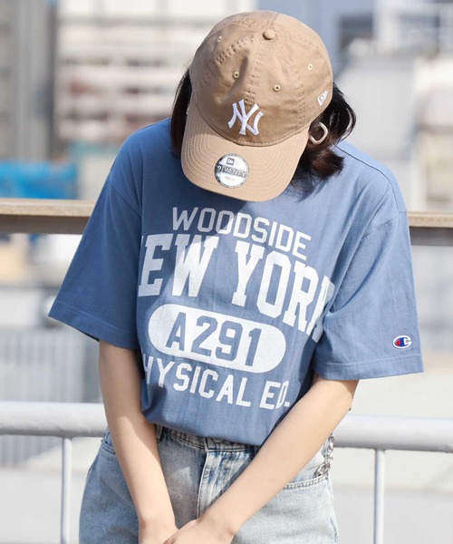 Champion（チャンピオン）の「【Champion】カレッジロゴＴシャツ（Tシャツ/カットソー・レディース・ブルー/ダークグレー/キャメル/キナリ・M/L）」の3枚目の写真