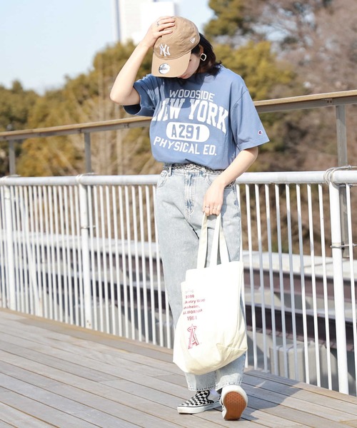 Champion（チャンピオン）の「【Champion】カレッジロゴＴシャツ（Tシャツ/カットソー・レディース・ブルー/ダークグレー/キャメル/キナリ・M/L）」の14枚目の写真