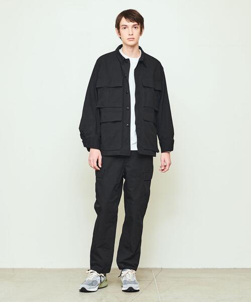 UNITED ARROWS & SONS(ユナイテッドアローズアンドサンズ)の「<UNITED ARROWS & SONS by SHUNTA NAKAJIMA> CTN/NY BDU 6P PANTS/カーゴパンツ(カーゴパンツ・メンズ・ブラック/オリーブ・XL/M/S/L)」の1枚目の写真