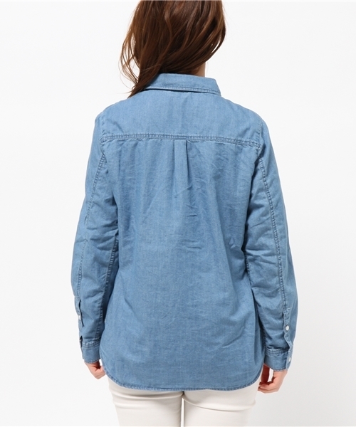 earth music&ecology（アースミュージックアンドエコロジー）の「デニムシャツ（シャツ/ブラウス・レディース・インディゴブルー/ライトインディゴブルー・SMALL/MEDIUM）」の5枚目の写真