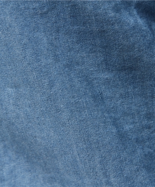 earth music&ecology（アースミュージックアンドエコロジー）の「デニムシャツ（シャツ/ブラウス・レディース・インディゴブルー/ライトインディゴブルー・SMALL/MEDIUM）」の11枚目の写真