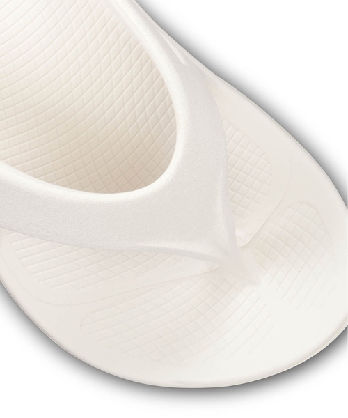 OOFOS（ウーフォス）の「《追加3》【OOFOS/ウーフォス】ORIGINAL：サンダル（サンダル・レディース・ブラック/アイボリー/ダークパープル/ブラウン/ベージュ・23cm/25cm/24cm/22cm）」の9枚目の写真