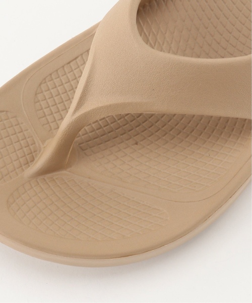 OOFOS（ウーフォス）の「《追加3》【OOFOS/ウーフォス】ORIGINAL：サンダル（サンダル・レディース・ブラック/アイボリー/ダークパープル/ブラウン/ベージュ・23cm/25cm/24cm/22cm）」の8枚目の写真