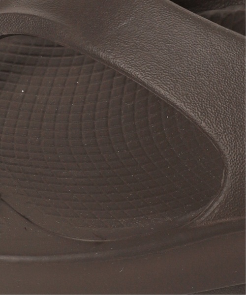 OOFOS（ウーフォス）の「《追加3》【OOFOS/ウーフォス】ORIGINAL：サンダル（サンダル・レディース・ブラック/アイボリー/ダークパープル/ブラウン/ベージュ・23cm/25cm/24cm/22cm）」の7枚目の写真