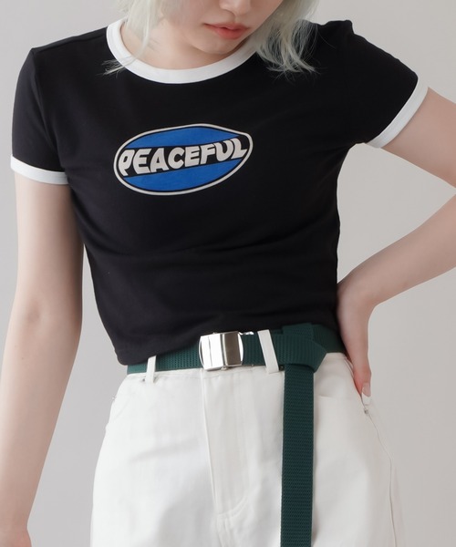 SPINNS(スピンズ)の「PEACEFULロゴ ショート丈リンガーTシャツ(Tシャツ/カットソー・レディース・オレンジ/ブルー/ブラック/オフホワイト・ONESIZE)」の9枚目の写真