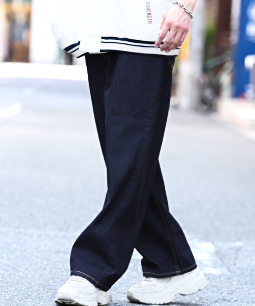 LUXSTYLE(ラグスタイル)の「極太ワイドストレートデニムパンツ(デニムパンツ・メンズ・ネイビー/ブルー/ブルー系その他・M/L)」の2枚目の写真