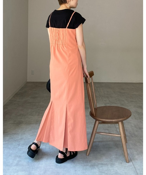 She's Closet（シーズクローゼット）の「ハイウエスト裾フレアロングマーメイドキャミワンピース（ワンピース・レディース・ブラック/オレンジ/アイボリー/グレイッシュベージュ・FREE）」の8枚目の写真