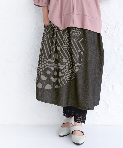 osharewalker（オシャレウォーカー）の「【廃盤】『抜染プリントデニムコクーンスカート』（デニムスカート・レディース・ブラック/ブルー・FREE）」の10枚目の写真