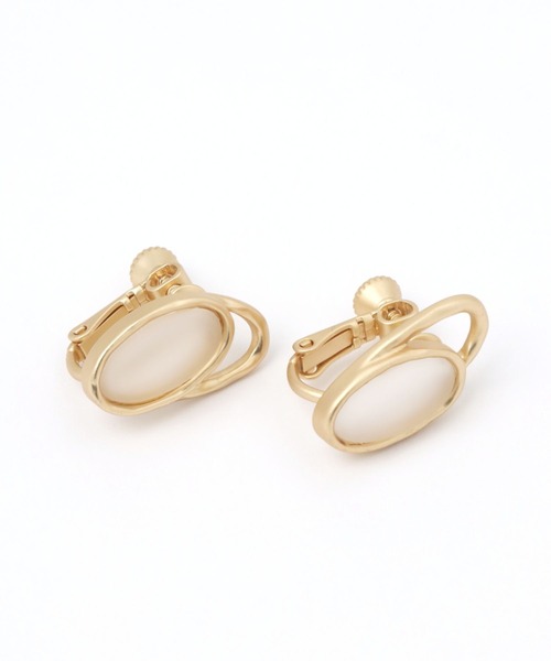 studio CLIP（スタディオクリップ）の「メタルラインマットカラーイヤリング（イヤリング・レディース・その他1/その他2・FREE）」の2枚目の写真