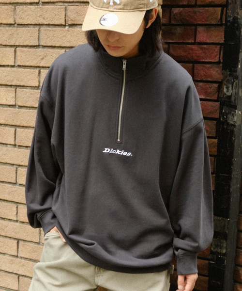 Dickies(ディッキーズ)の「Dickies/ディッキーズ ロゴ刺繍 ハーフジップ ルーズシルエット裏毛プルオーバースウェット(スウェット・メンズ・ホワイト/スミクロ/イエロー系/オフホワイト/ブルー/グリーン/ネイビー・M/L/XL)」の4枚目の写真