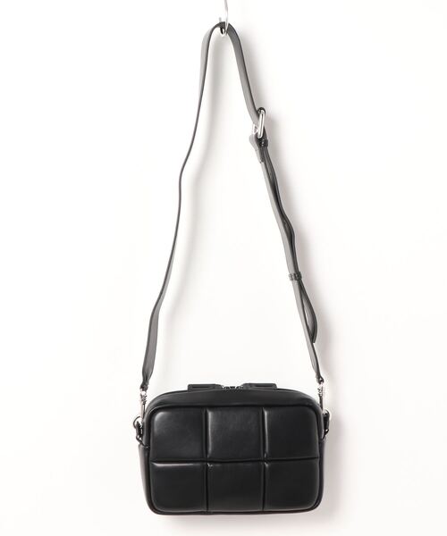 ADD CULUMN（アドカラム）の「【WEB限定】【ADD CULUMN】PUFF - CROSS BODY（ショルダーバッグ・レディース・ブラック/グレー・FREE）」の4枚目の写真