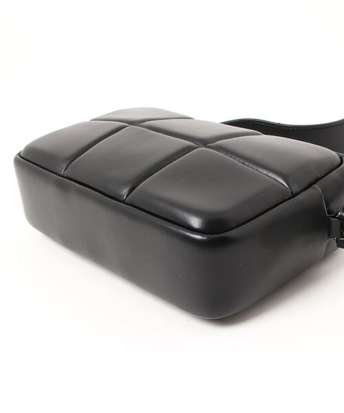 ADD CULUMN（アドカラム）の「【WEB限定】【ADD CULUMN】PUFF - CROSS BODY（ショルダーバッグ・レディース・ブラック/グレー・FREE）」の3枚目の写真