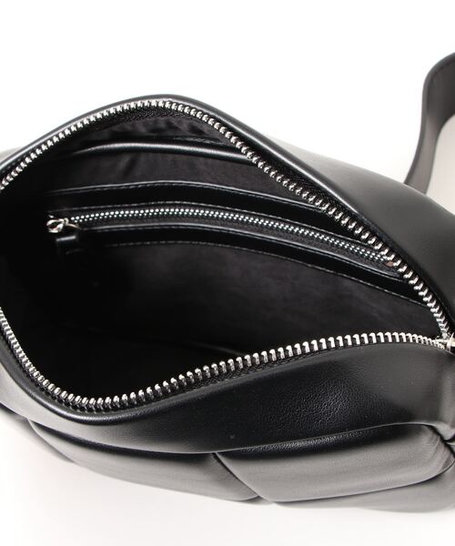 ADD CULUMN（アドカラム）の「【WEB限定】【ADD CULUMN】PUFF - CROSS BODY（ショルダーバッグ・レディース・ブラック/グレー・FREE）」の5枚目の写真