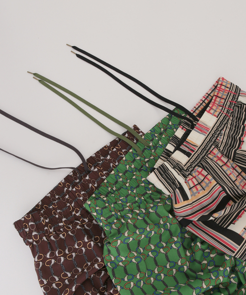 タイムセール 今季新品 JOURNAL STANDARD Vプリントパンツ 36 リーフプリントパンツ | ジャーナルスタンダード(JOURNAL