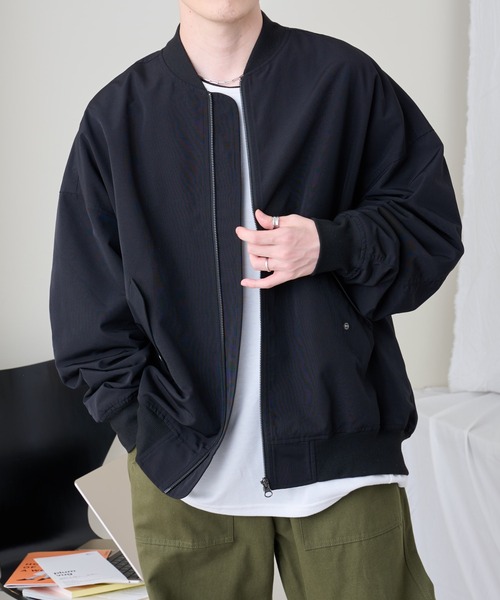 COLONY 2139（コロニートゥーワンスリーナイン）の「BIG MA-1（MA-1・メンズ・ブラック/モスグリーン/グレイッシュベージュ・MEDIUM/LARGE）」の2枚目の写真