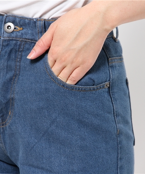 WEGO(ウィゴー)の「WEGO/ハイウエストデニムショーツ(デニムパンツ・レディース・インディゴブルー/ライトインディゴブルー・LARGE/MEDIUM)」の9枚目の写真