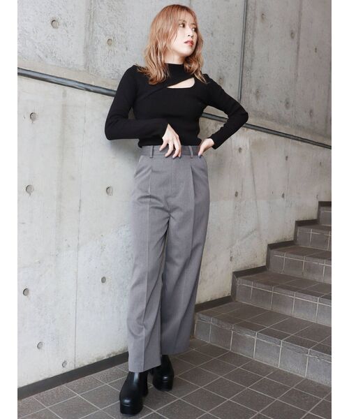 MURUA（ムルーア）の「変形ネックニット（ニット/セーター・レディース・ブラック/アイボリー/モカ・FREE）」の14枚目の写真