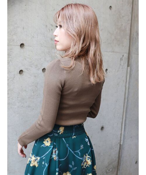 MURUA（ムルーア）の「変形ネックニット（ニット/セーター・レディース・ブラック/アイボリー/モカ・FREE）」の9枚目の写真