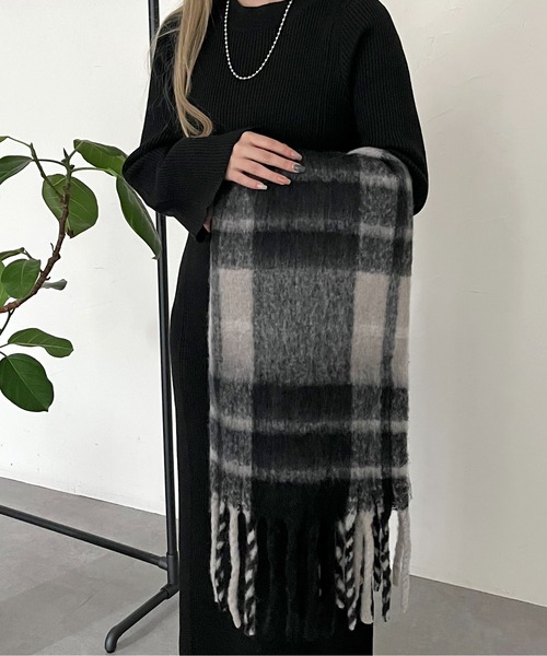 prose verse（プロズヴェール）の「起毛チェックマフラー（マフラー・レディース・グリーン/グレー/ブルー/イエロー・ﾌﾘ-）」の2枚目の写真