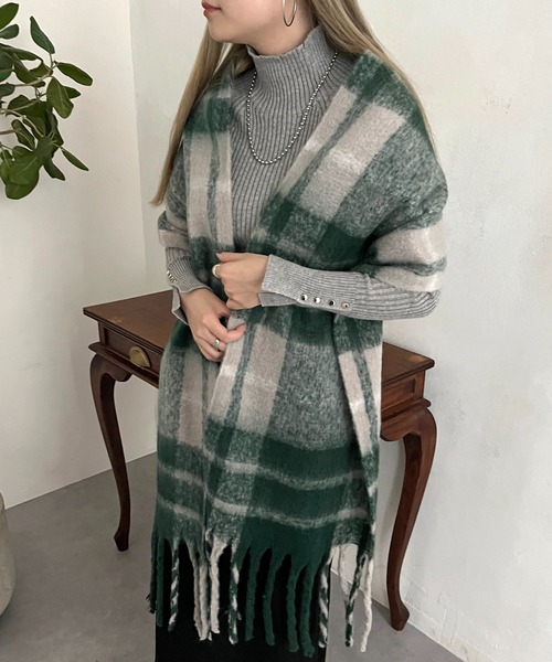 prose verse（プロズヴェール）の「起毛チェックマフラー（マフラー・レディース・グリーン/グレー/ブルー/イエロー・ﾌﾘ-）」の6枚目の写真