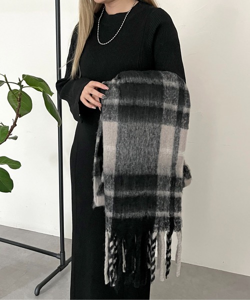 prose verse（プロズヴェール）の「起毛チェックマフラー（マフラー・レディース・グリーン/グレー/ブルー/イエロー・ﾌﾘ-）」の11枚目の写真